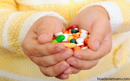 Tác động của các loại thuốc đặc trị viêm họng lên cơ thể trẻ nhỏ. 1